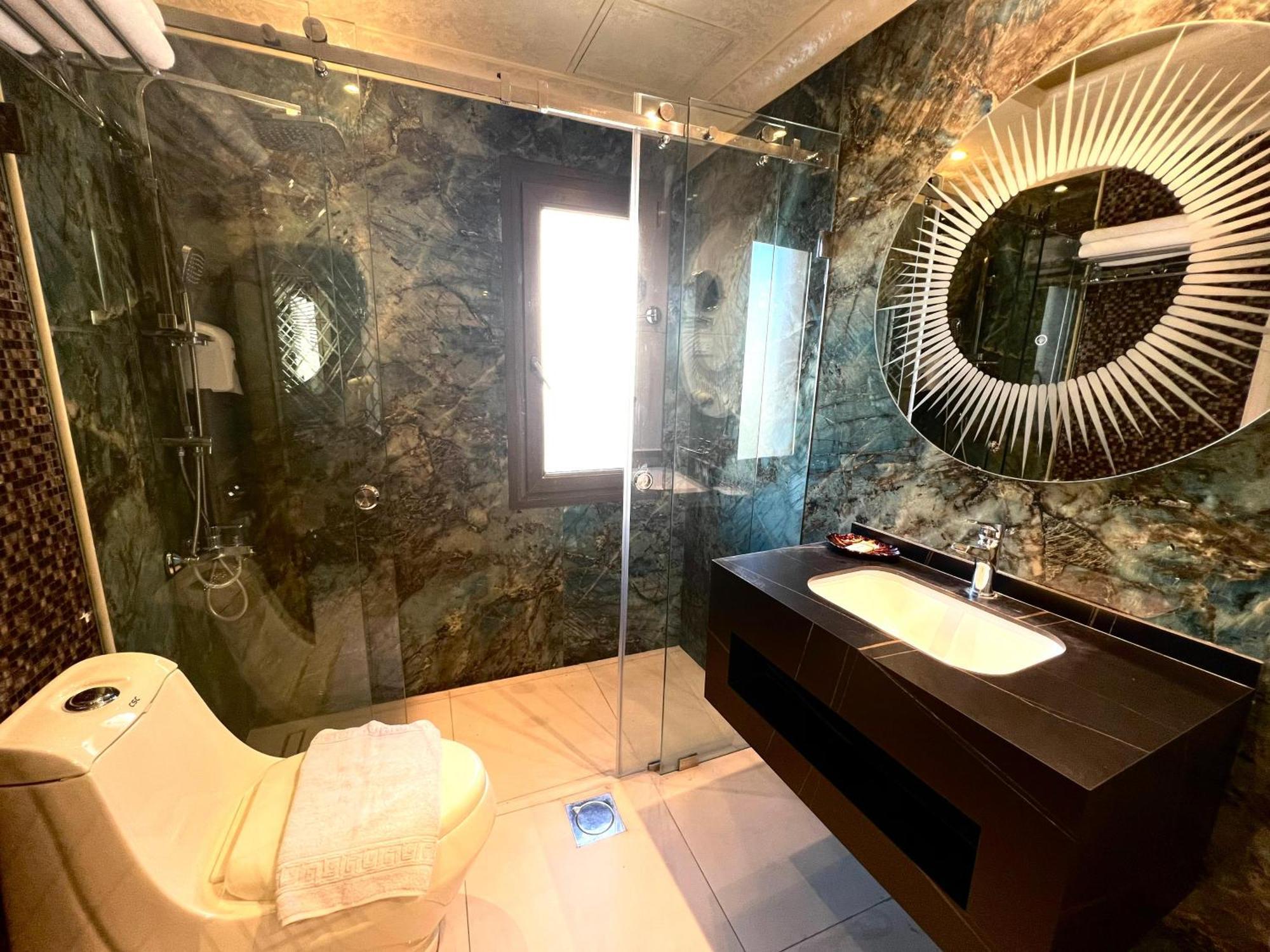 Q Hotel Beirut Eksteriør billede